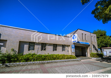 日本橫濱城市景觀，俯瞰橫濱市營地鐵片倉町站等。 108957879