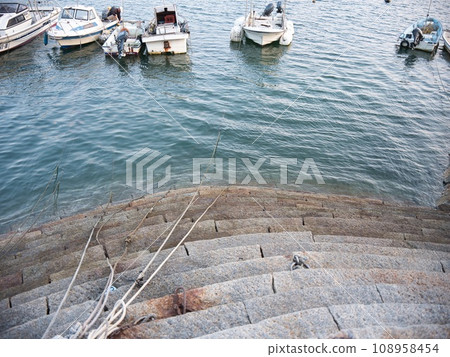 Tomoura sea 108958454