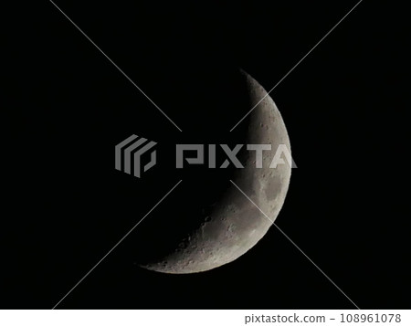 Crescent Moon  108961078