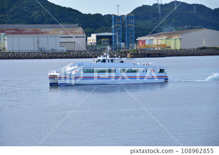 從長崎縣長崎港搭船前往五島市福江港 從長崎縣長崎港搭船前往五島市福江港 108962855