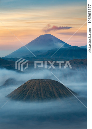 Bromo in the beautiful morning Bromo in the beautiful morning 108965377