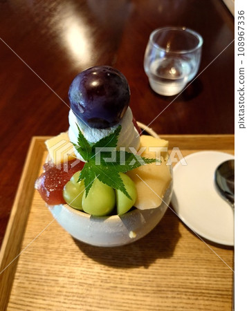 Delicious parfait Delicious parfait 108967336