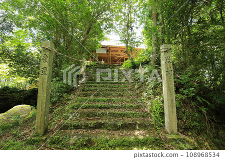 Nakaiya Hachiman Shrine entrance, Ozu City, Ehime Prefecture Nakaiya Hachiman Shrine entrance, Ozu City, Ehime Prefecture 108968534