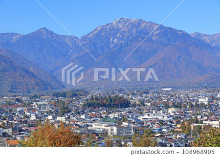 Shinano Omachi Autumn Northern Alps and Townscape 108968905