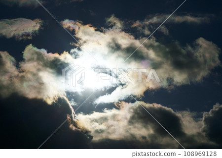 Winter sky sunlight and colored clouds, telephoto, sky limited, 220114pm 108969128