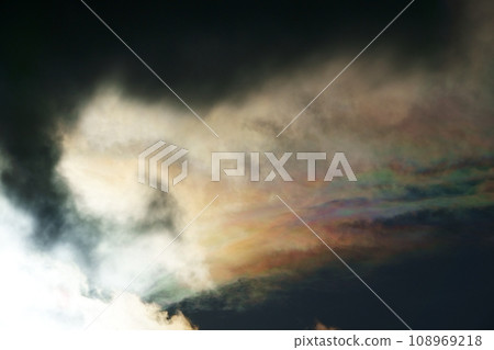 Winter sky sunlight and colored clouds, telephoto, sky limited, 220114pm Winter sky sunlight and colored clouds, telephoto, sky limited, 220114pm 108969218