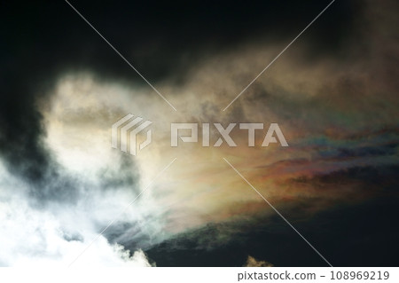 Winter sky sunlight and colored clouds, telephoto, sky limited, 220114pm 108969219
