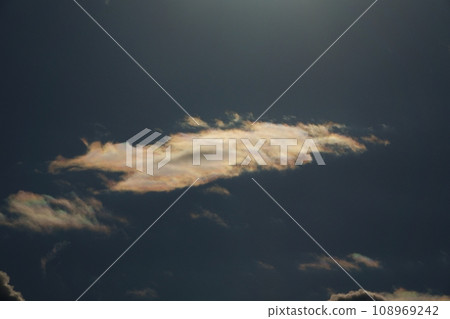 Winter sky sunlight and colored clouds, telephoto, sky limited, 220114pm Winter sky sunlight and colored clouds, telephoto, sky limited, 220114pm 108969242