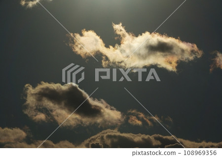 Winter sky sunlight and colored clouds, telephoto, sky limited, 220114pm 108969356