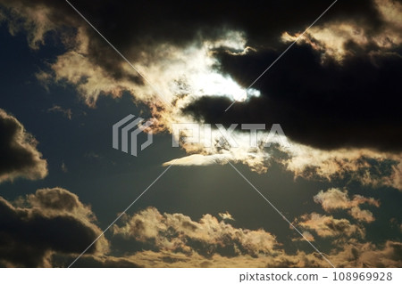 Winter sky sunlight and colored clouds, telephoto, sky limited, 220114pm 108969928