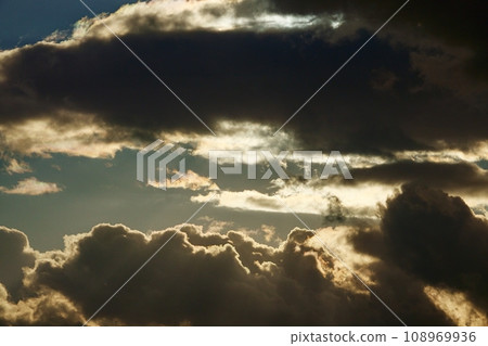 Winter sky sunlight and colored clouds, telephoto, sky limited, 220114pm Winter sky sunlight and colored clouds, telephoto, sky limited, 220114pm 108969936