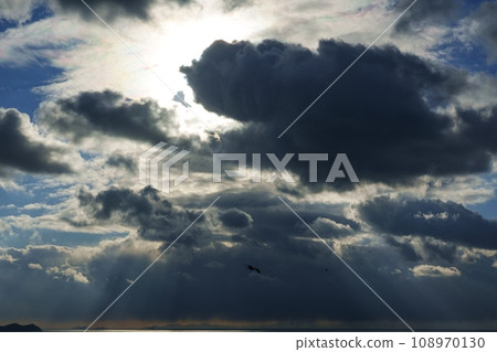 冬日天空陽光和彩雲，長焦，天空有限，220114pm 108970130