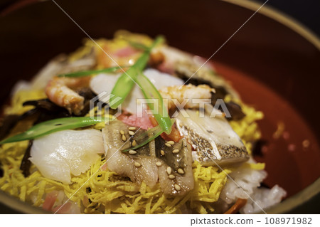 Matsuyama sushi, like chirashi sushi 108971982