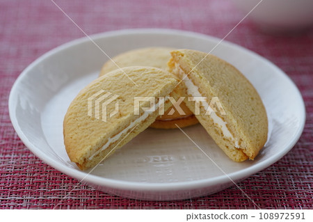 牛奶布丁三明治 108972591