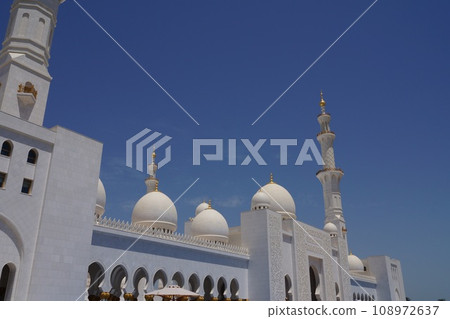 UAE Abu Dhabi's Sheikh Zayed Grand Mosque 108972637
