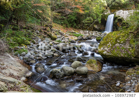 達克馬山谷的風景,在初秋的清流和紅葉的自然風光中,您可以得到治愈 達克馬山谷的風景,在初秋的清流和紅葉的自然風光中,您可以得到治愈 108972987