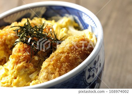 煎牡蠣蛋丼 煎牡蠣蛋丼 108974002