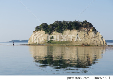 2023年5月清晨的見附島 2023年5月清晨的見附島 108974801