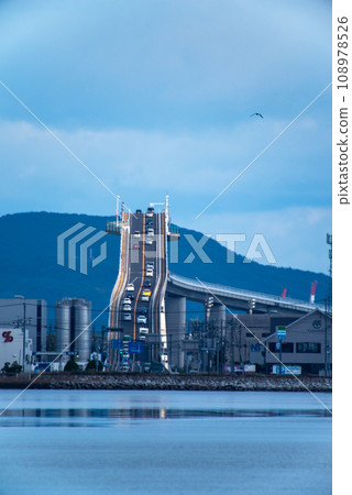 用超遠攝鏡頭拍攝的江島大橋(測試版斜坡) 用超遠攝鏡頭拍攝的江島大橋(測試版斜坡) 108978526