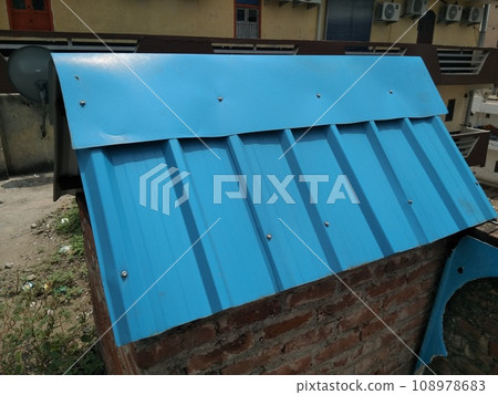 A picture of tin shade for roof 108978683