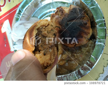 A picture of litti chokha 108978721