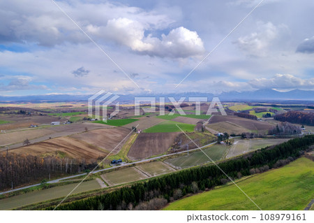 無人機攝影 | 空拍北海道遼闊的土地與秋色 | 北海道美瑛町 | 新榮之丘展望公園 108979161