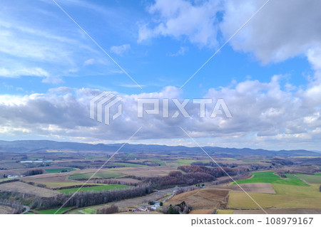無人機攝影 | 空拍北海道遼闊的土地與秋色 | 北海道美瑛町 | 新榮之丘展望公園 108979167