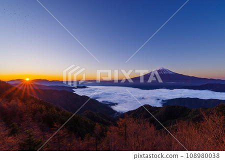 Japanese landscape "Mt. Fuji and sea of clouds" Japanese landscape "Mt. Fuji and sea of clouds" 108980038