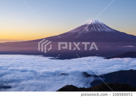 Japanese landscape "Mt. Fuji and sea of clouds" 108980051