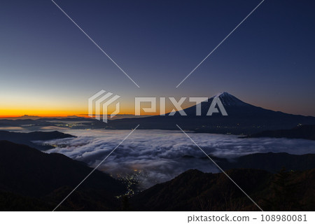 Japanese landscape "Mt. Fuji and sea of clouds" Japanese landscape "Mt. Fuji and sea of clouds" 108980081