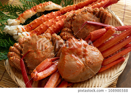 Three kinds of crabs on a basket 108980388