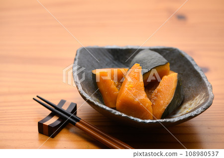 Pumpkin stew 108980537