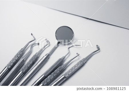 Dentist equipment and tools 108981125