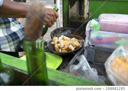 Traditional Indonesia food 108981285