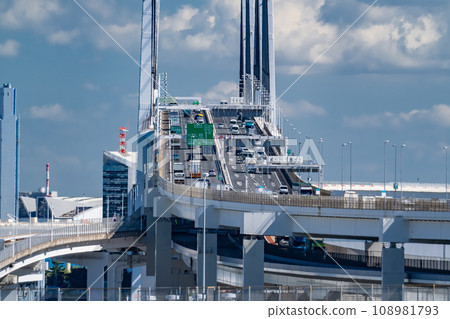 [Kanagawa Prefecture] Bay Bridge/Shitomo Expressway Logistics 108981793