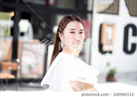 年輕女性的美麗 108986132