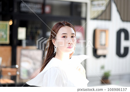 年輕女性的美麗 108986137