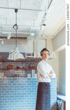 食品飲料業男性企業主 108987907