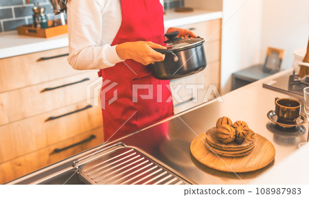 女人做飯 108987983