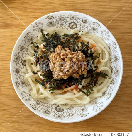 Chilled mentaiko and natto udon Chilled mentaiko and natto udon 108988327