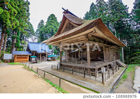 Chusonji Temple in early autumn, Hakusan Shrine, Hiraizumi Town, Iwate Prefecture 108988976