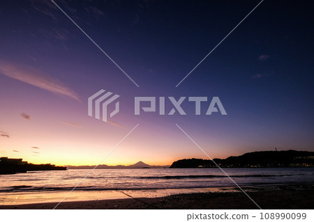 Sunset from Zushi Beach, Kanagawa Prefecture Sunset from Zushi Beach, Kanagawa Prefecture 108990099