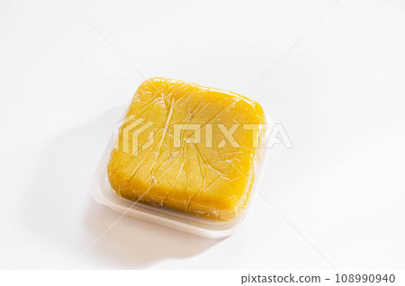 Making potato yokan 108990940