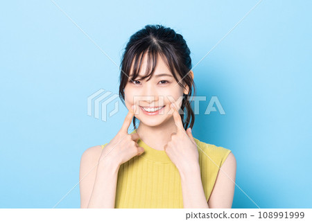 年輕女性的美麗 108991999