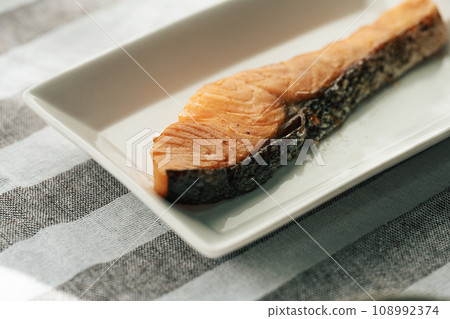 Grilled salmon table photo 108992374