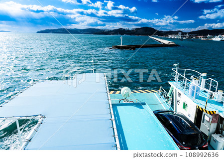 從牛窗港出發的前島渡輪「前島嶼」看到的牛窗街景 岡山縣瀨戶內市牛窗町 108992636