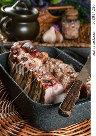 Smoked spare ribs . 108994280