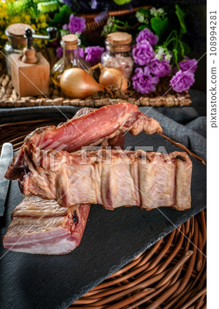 Smoked spare ribs . 108994281