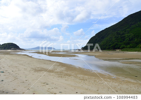 長崎縣五島市Tondomari海灘風景(2022年) 長崎縣五島市Tondomari海灘風景(2022年) 108994483