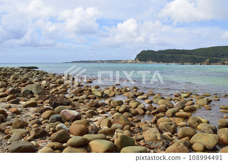 長崎縣五島市Tondomari海灘風景（2022年） 108994491